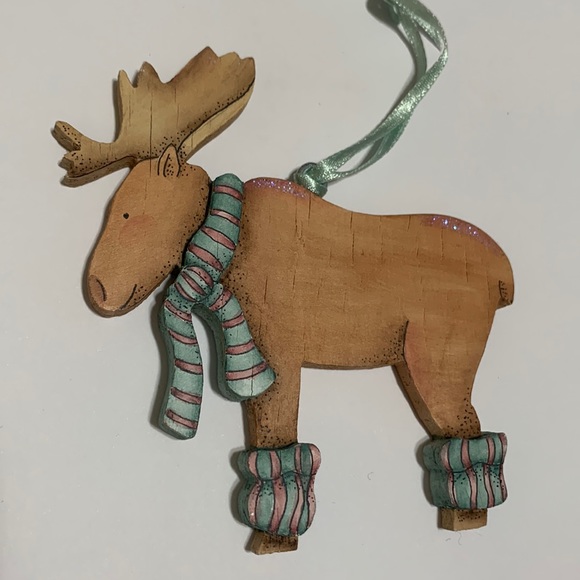 Alaska Moose wood ornament Mary Harper #2 - Picture 2 of 15